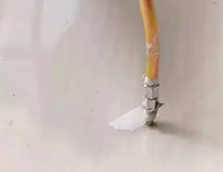 顺昌瓷砖空鼓维修公司专业解答在瓷砖铺贴过程中，如果使用的砂料过粗（如全部使用了粗砂），可能会导致以下问题